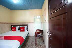 OYO 927 Carina Hotel