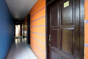 OYO 927 Carina Hotel