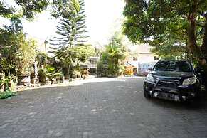 OYO 927 Carina Hotel