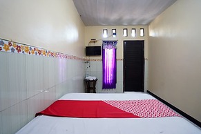 OYO 927 Carina Hotel