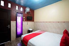 OYO 927 Carina Hotel