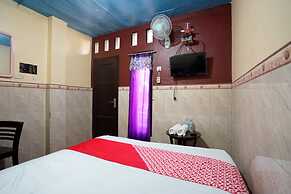 OYO 927 Carina Hotel