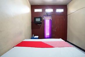 OYO 927 Carina Hotel