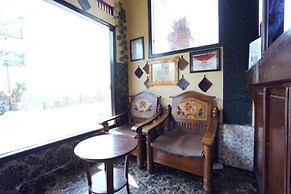 OYO 927 Carina Hotel