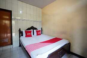 OYO 927 Carina Hotel