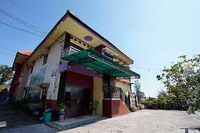 OYO 927 Carina Hotel