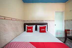 OYO 927 Carina Hotel