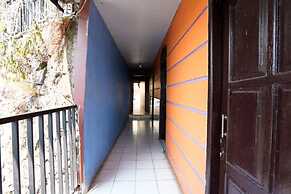 OYO 927 Carina Hotel