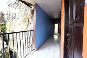 OYO 927 Carina Hotel