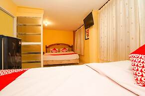 Super OYO 710 Naomi Heritage