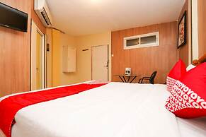 Super OYO 710 Naomi Heritage