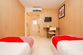 Super OYO 710 Naomi Heritage