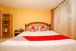 Super OYO 710 Naomi Heritage