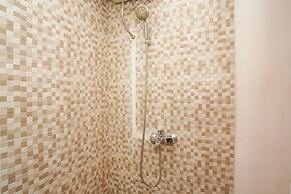 Super OYO 710 Naomi Heritage