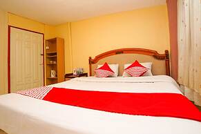 Super OYO 710 Naomi Heritage