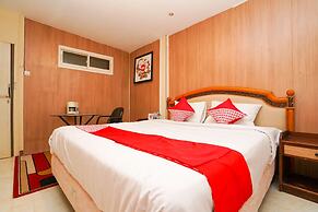 Super OYO 710 Naomi Heritage