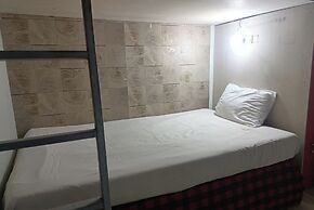 Super OYO 710 Naomi Heritage