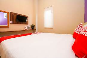 Hotel O Surabaya near Surabaya Town Square formerly Kupang Gunung Resi