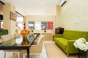 Hotel O Surabaya near Surabaya Town Square formerly Kupang Gunung Resi