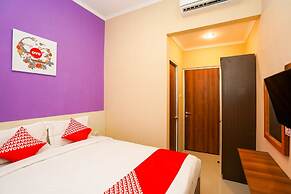 Hotel O Surabaya near Surabaya Town Square formerly Kupang Gunung Resi