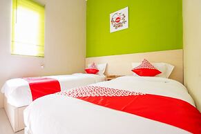 Hotel O Surabaya near Surabaya Town Square formerly Kupang Gunung Resi