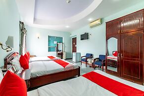 Super OYO 266 Golden Gate