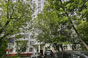 Apartment on Tryokhgorny Val 3