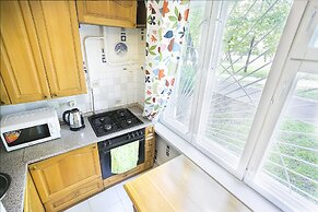 Apartment on Tryokhgorny Val 3