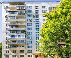 Apartment on Tryokhgorny Val