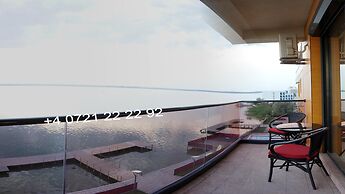 Apart holiday Sophia Mamaia