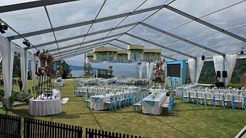 Niagara Hotel Lake Toba & Resorts