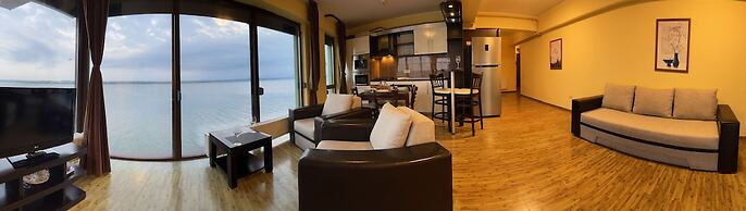 Apart holiday Tania Mamaia