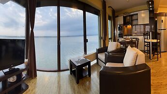 Apart holiday Tania Mamaia