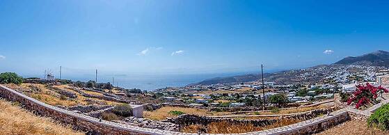 Spacious 2 Bedroom House with Fantastic Yard