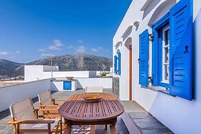 Spacious 2 Bedroom House with Fantastic Yard