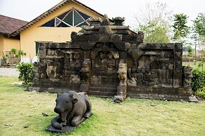 WelcomHeritage Tadoba Vanya Villas Resort & Spa