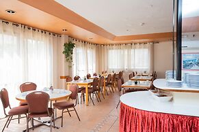 Ginot Yam Hotel