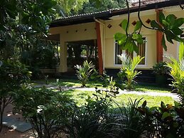 Wood Side Tour Inn