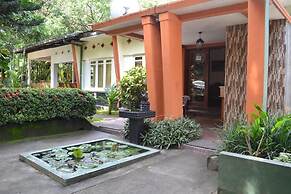 Wood Side Tour Inn