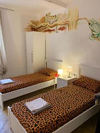 Verdi Plaza - Hostel