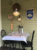 La Maison de Ville - bed & bistro