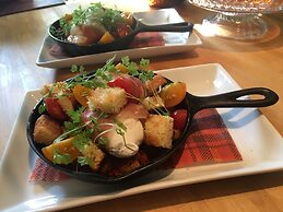 La Maison de Ville - bed & bistro