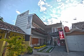 Super OYO 1226 Al Abror Homestay