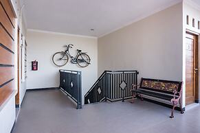 Super OYO 1226 Al Abror Homestay