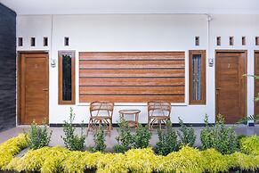 Super OYO 1226 Al Abror Homestay