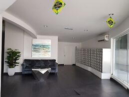 Executive Seaview at Icon Residence