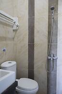 OYO 1283 Guest House Loemajan