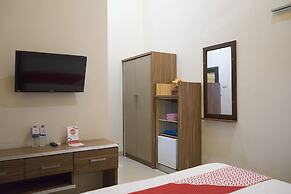 OYO 1283 Guest House Loemajan