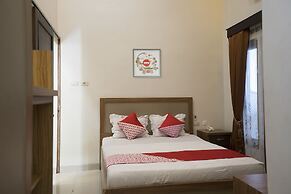 OYO 1283 Guest House Loemajan