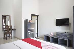 OYO 1283 Guest House Loemajan